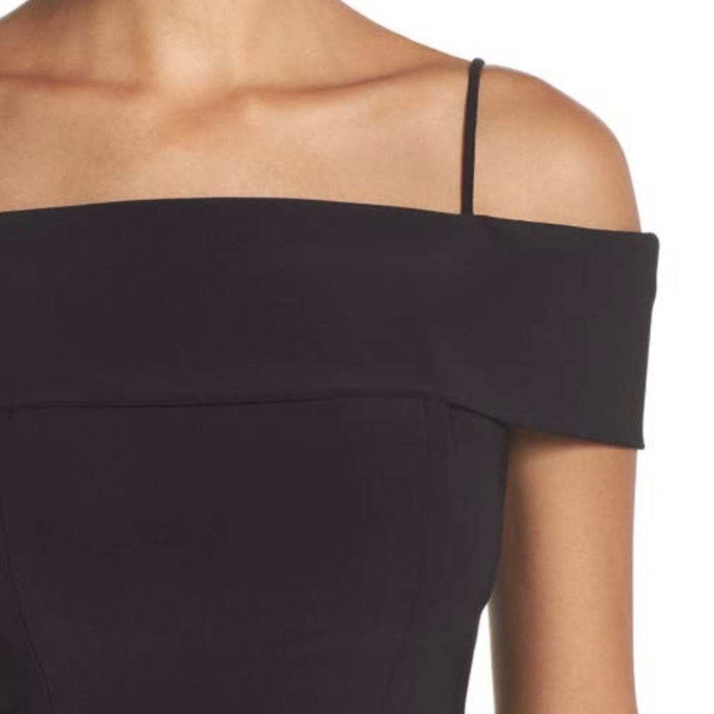 Morgan & Co. Fold-over Neckline Party, Prom, Homecoming Dress - Picture 4 of 6